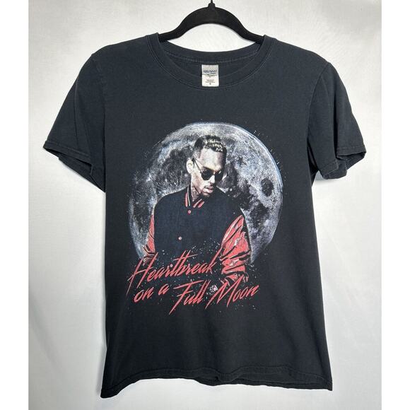 Chris Brown Tour T Shirt Women’s Black Heartbreak On A Full Moon Short Sleeve S - Picture 1 of 7